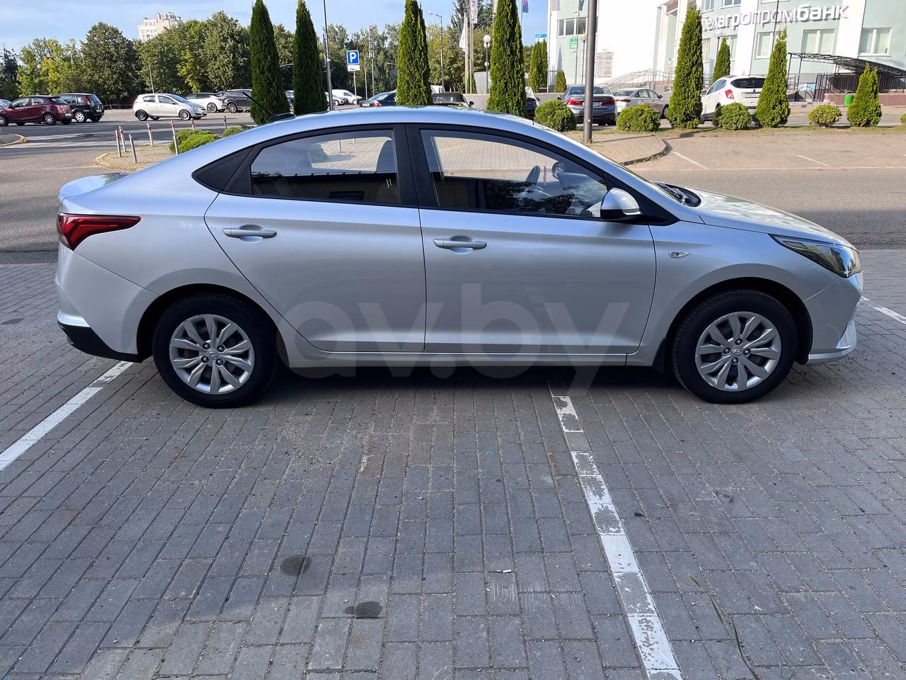 Hyundai Accent фото 5
