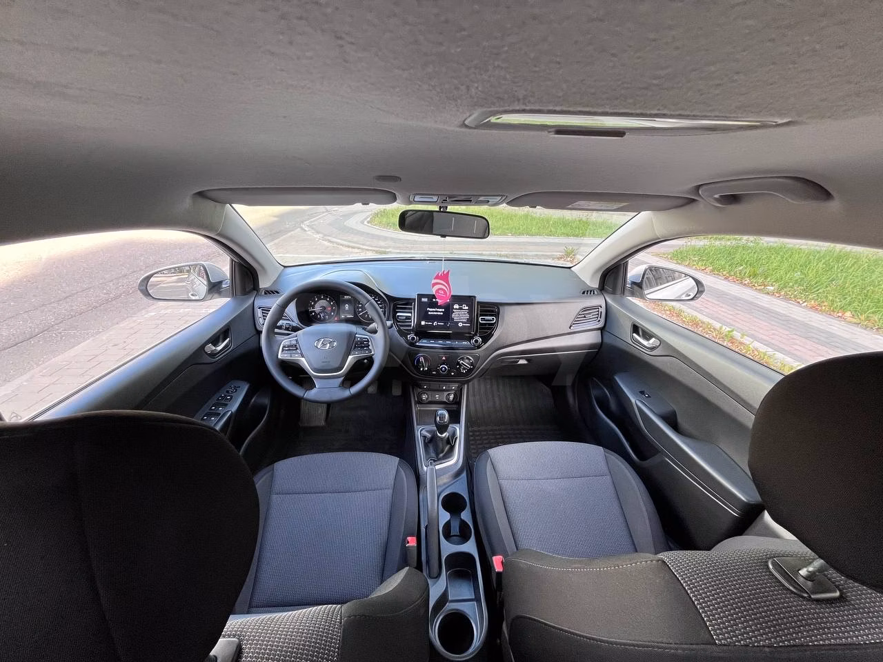 Hyundai Accent фото 7