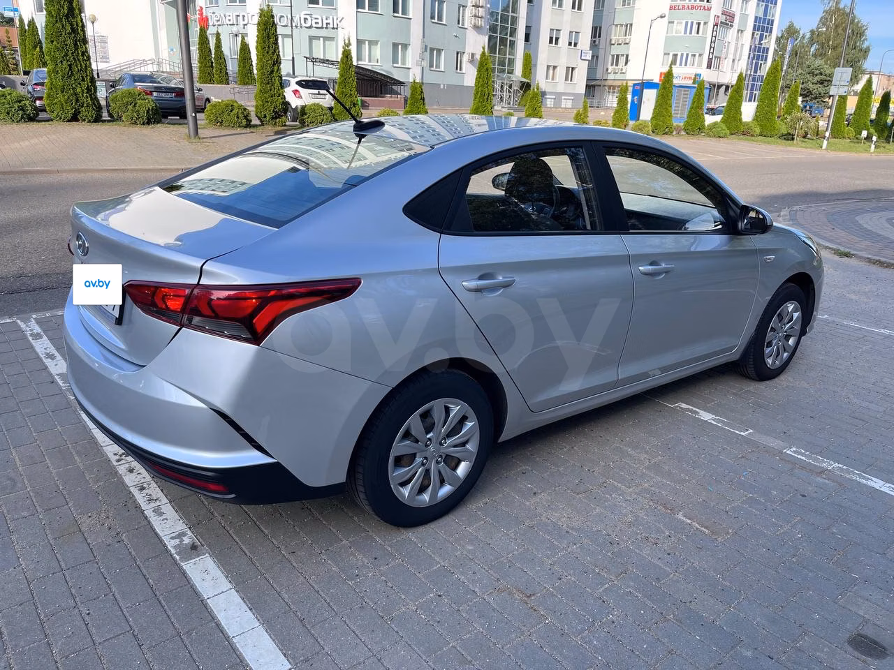 Hyundai Accent фото 11