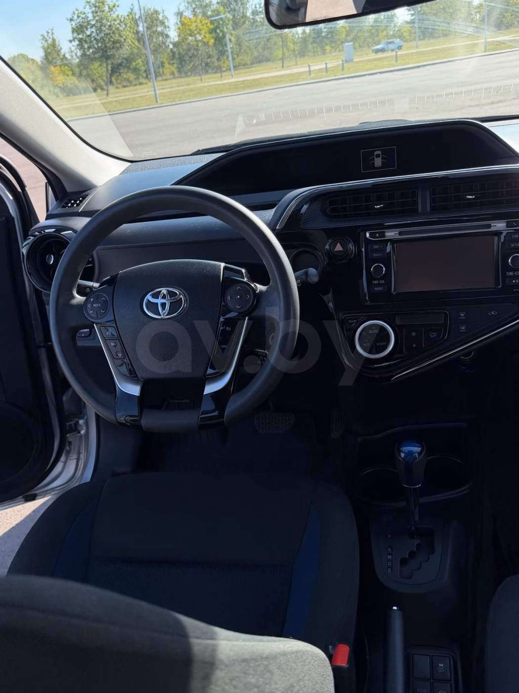 Toyota Prius C фото 7