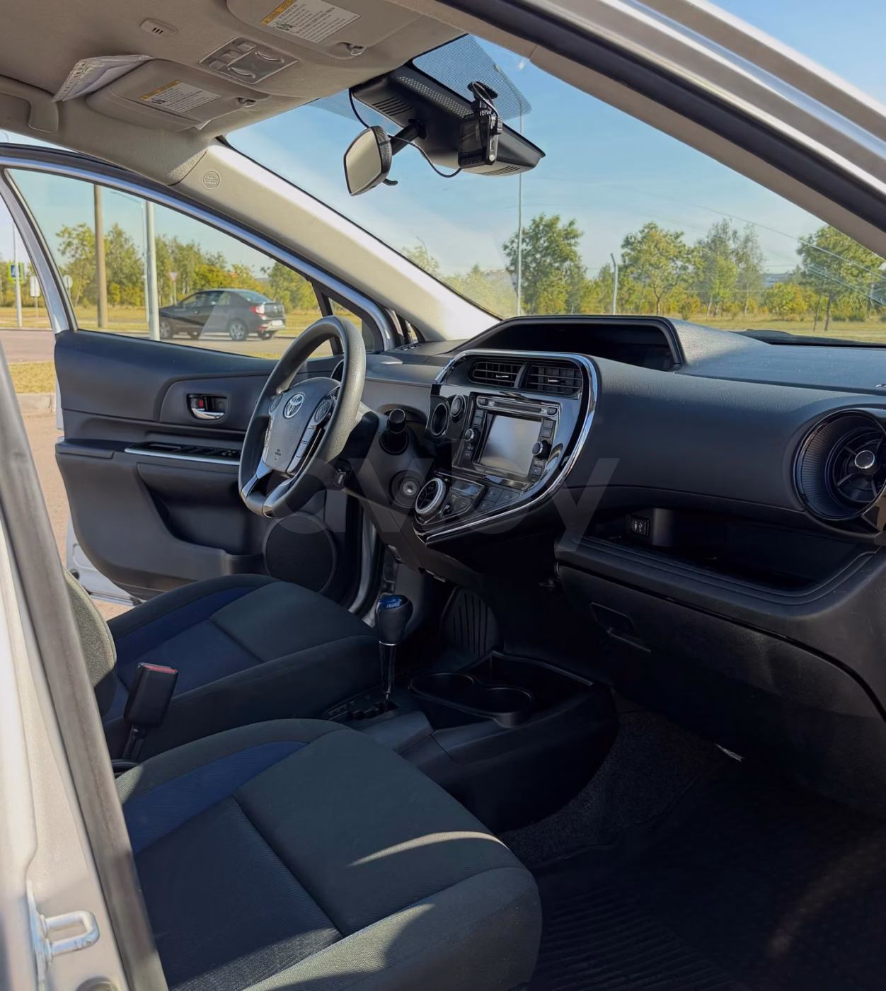 Toyota Prius C фото 8