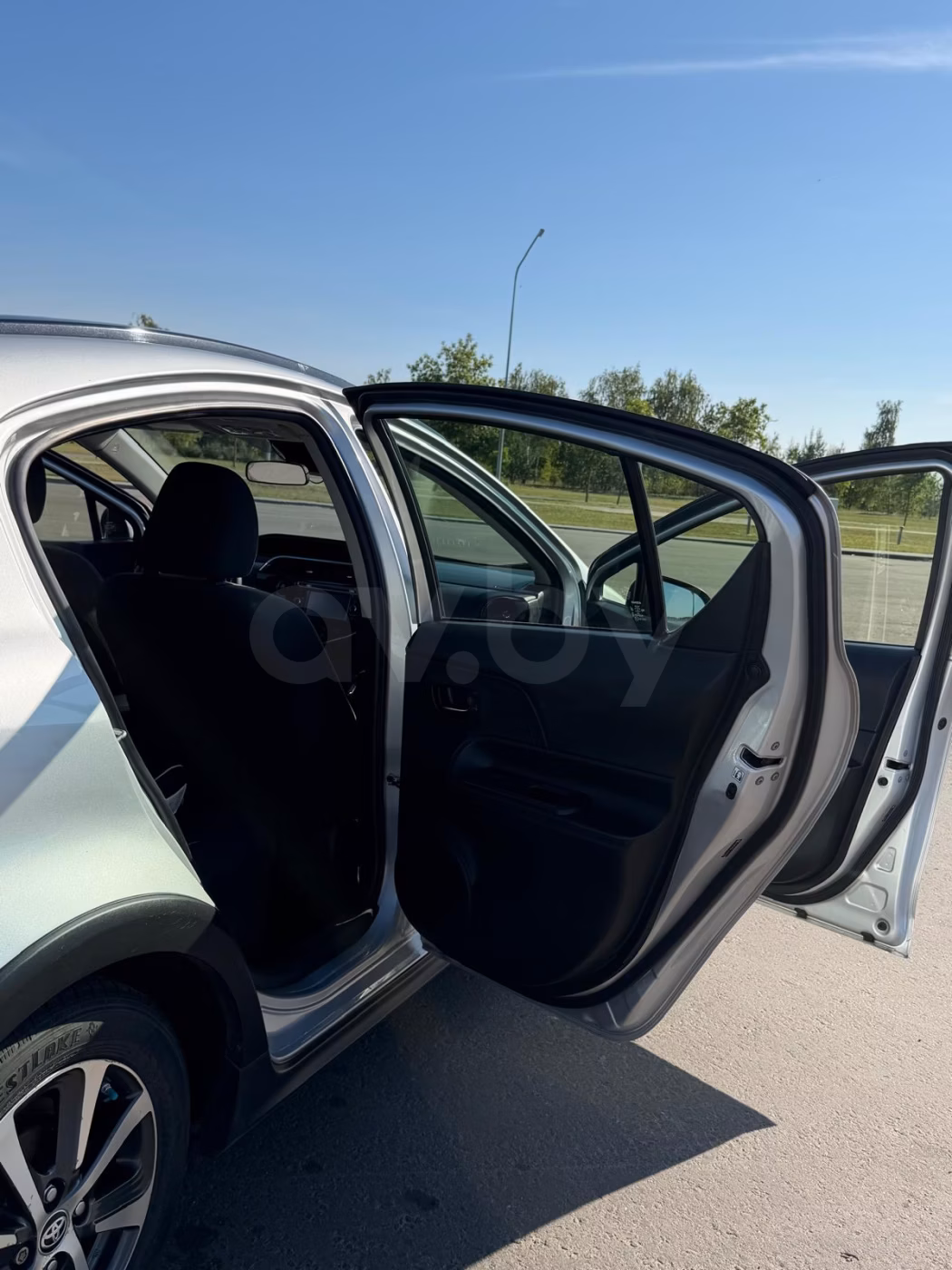 Toyota Prius C фото 10