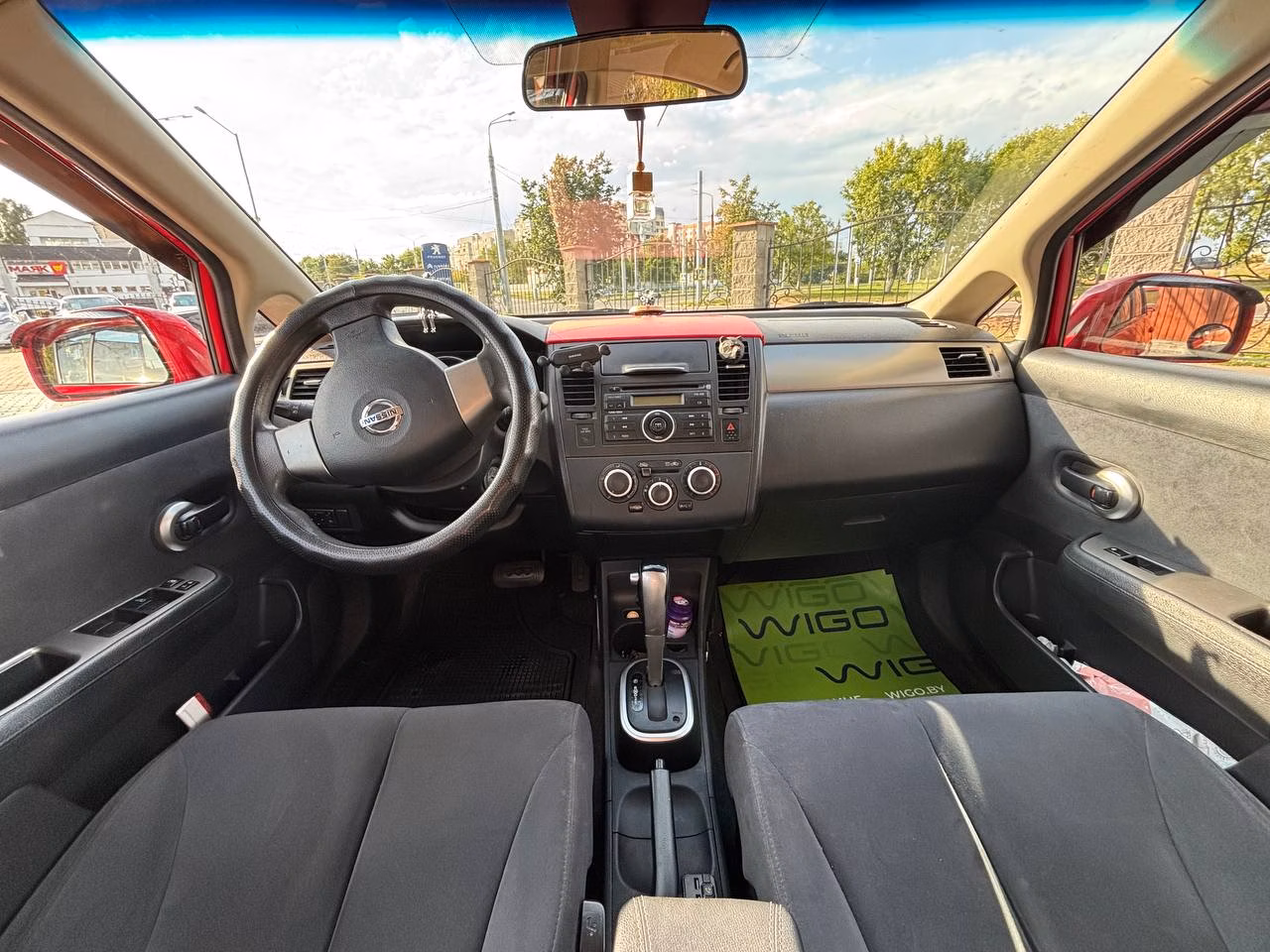 Nissan Versa фото 11
