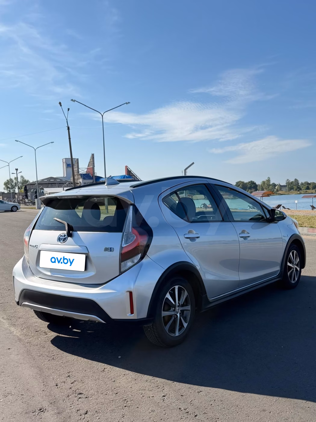 Toyota Prius C фото 4
