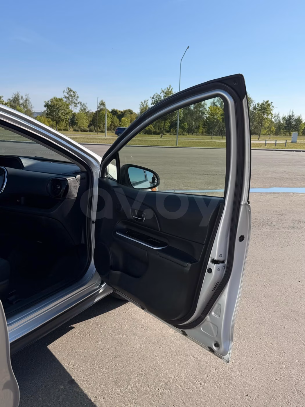 Toyota Prius C фото 11