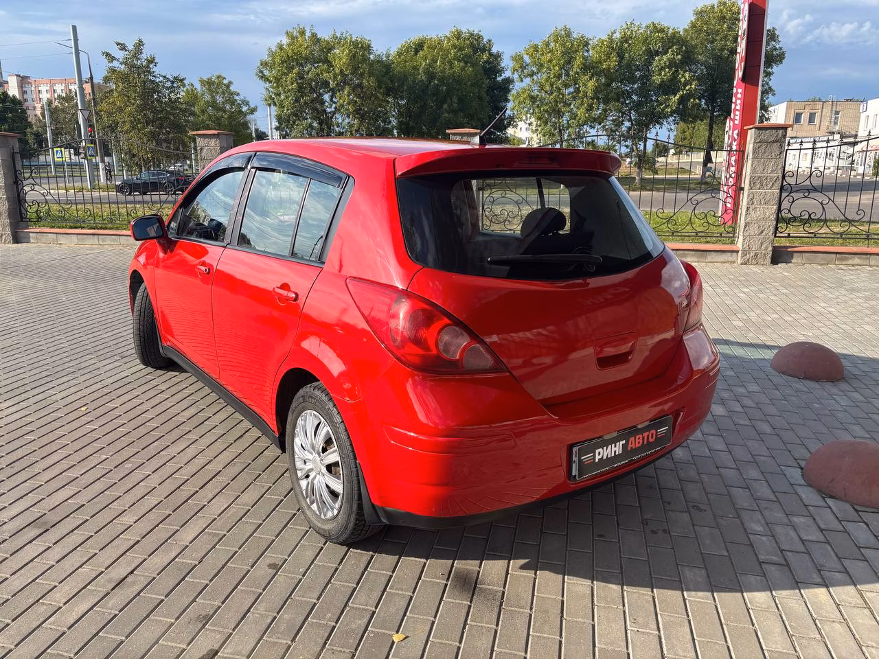 Nissan Versa фото 7