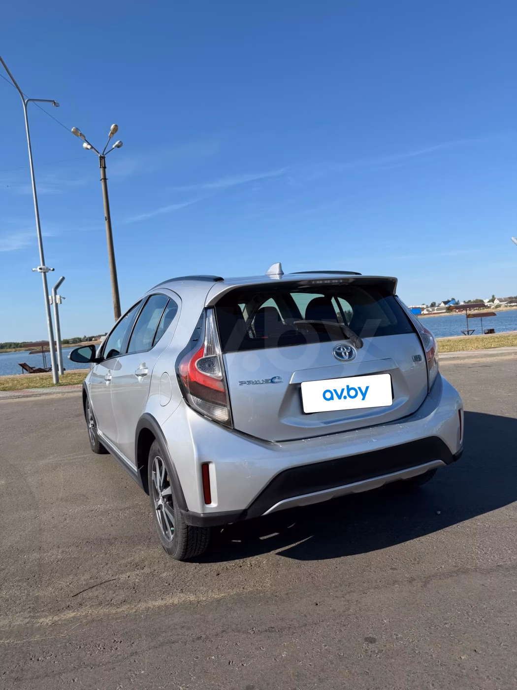 Toyota Prius C фото 3