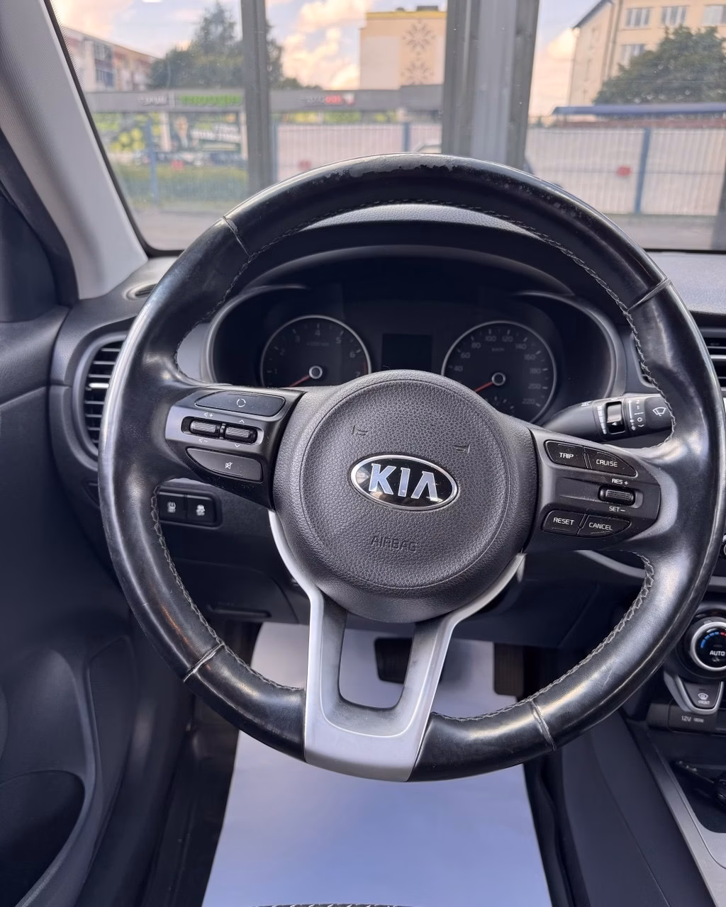 Kia Rio фото 9
