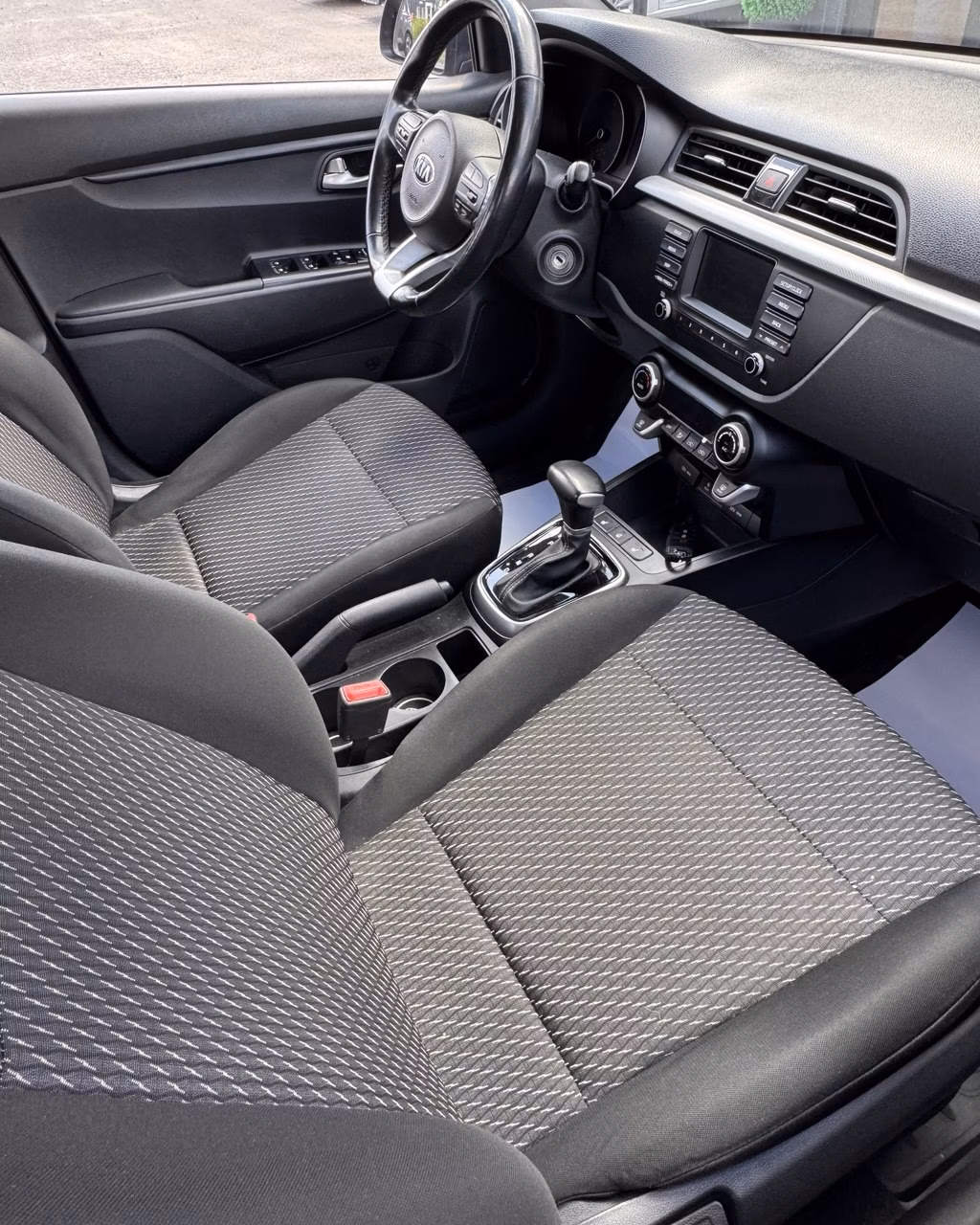Kia Rio фото 11