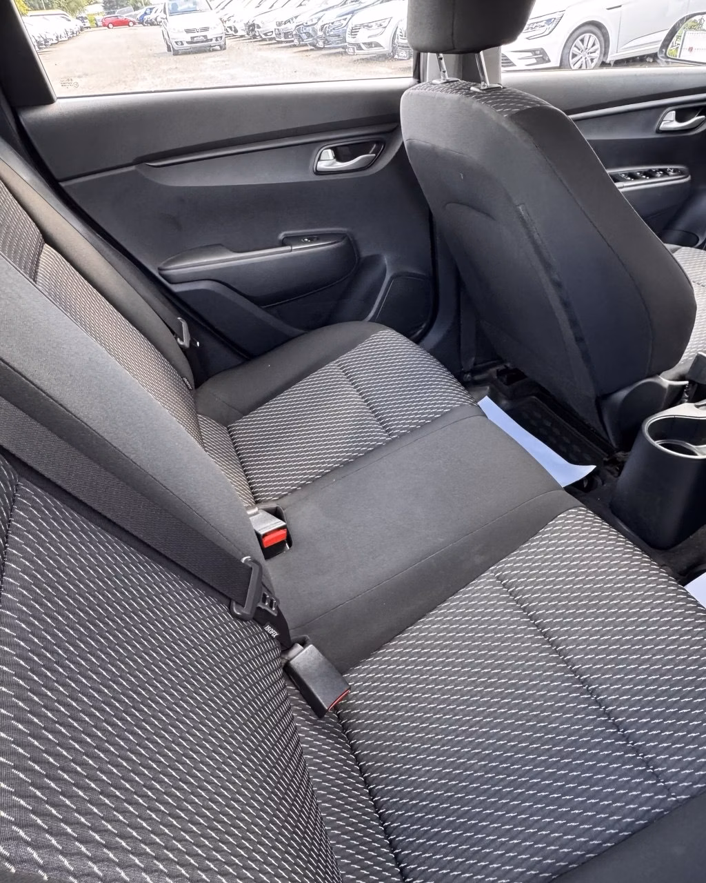 Kia Rio фото 12