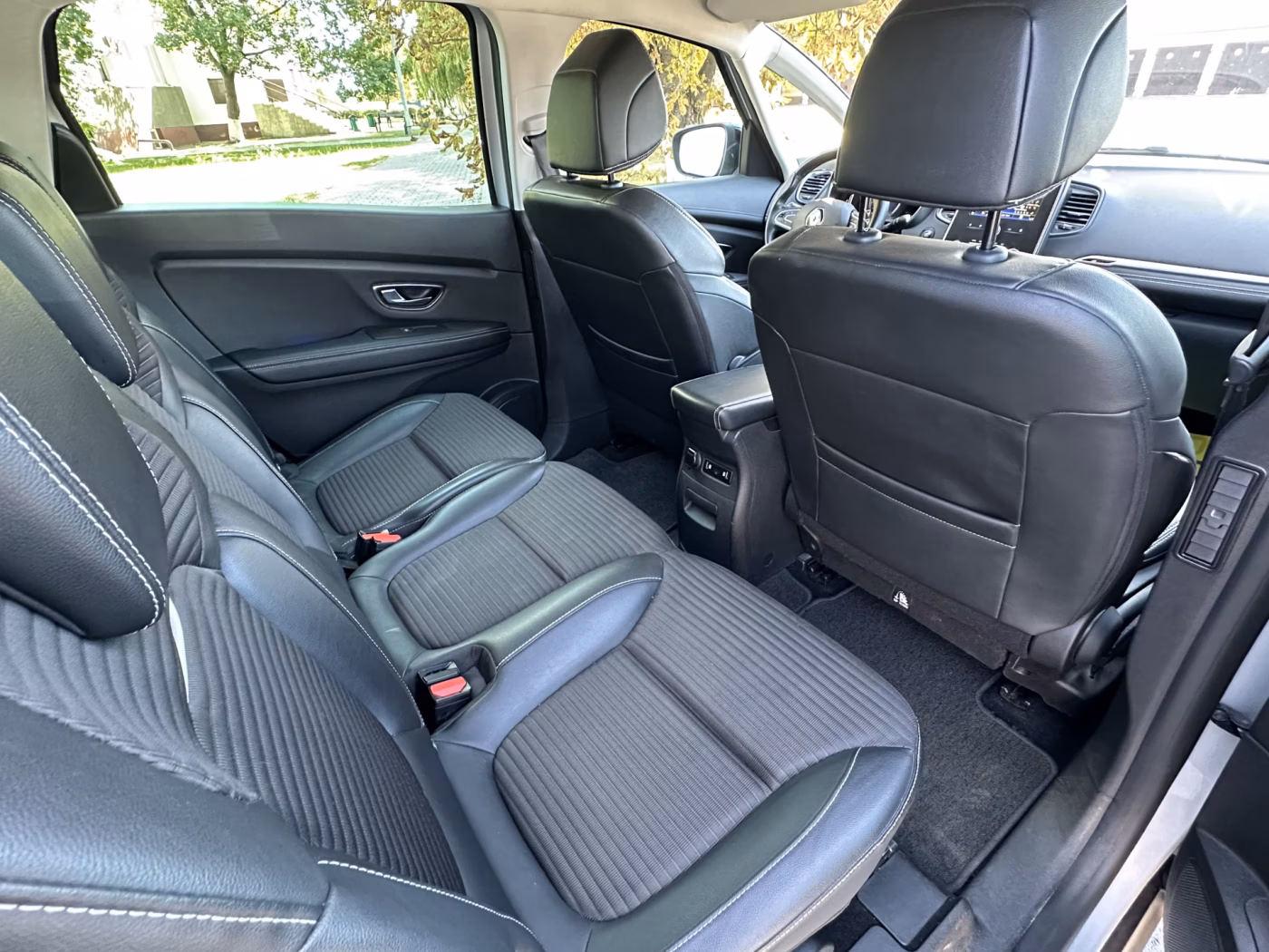 Renault Grand Scenic фото 12