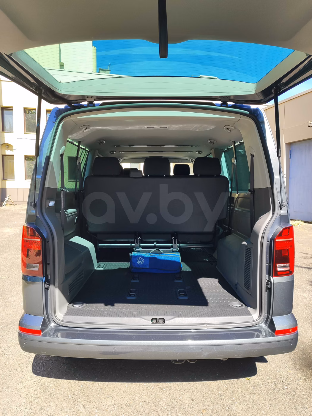 Volkswagen Caravelle фото 12