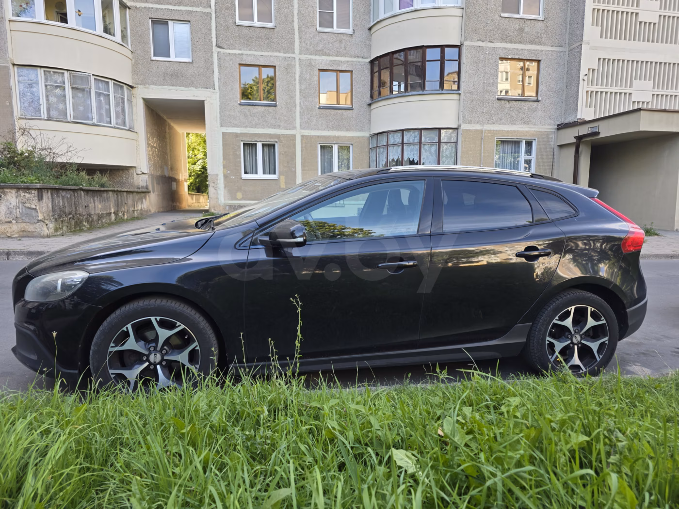 Volvo V40 Cross Country фото 4
