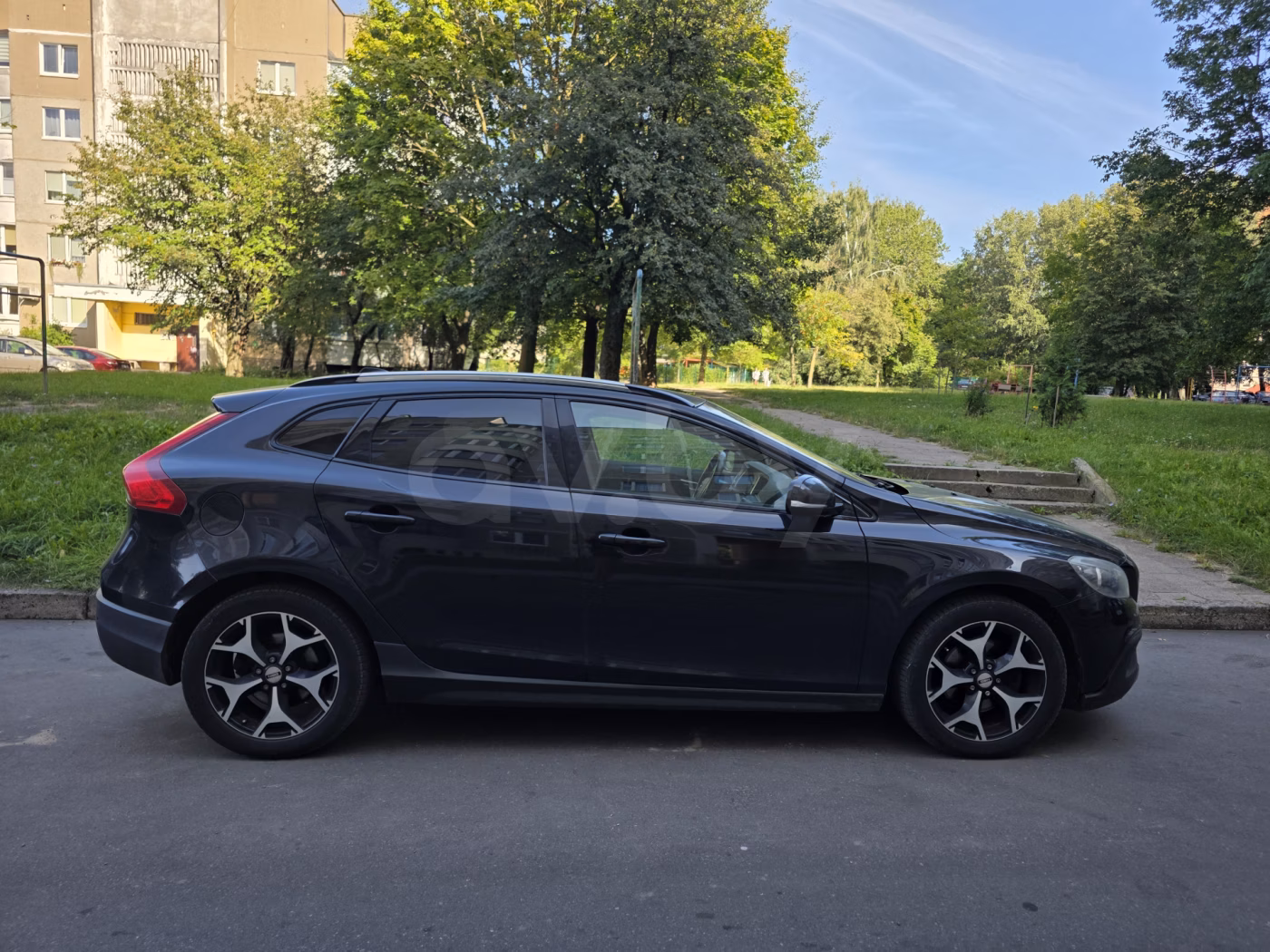 Volvo V40 Cross Country фото 2