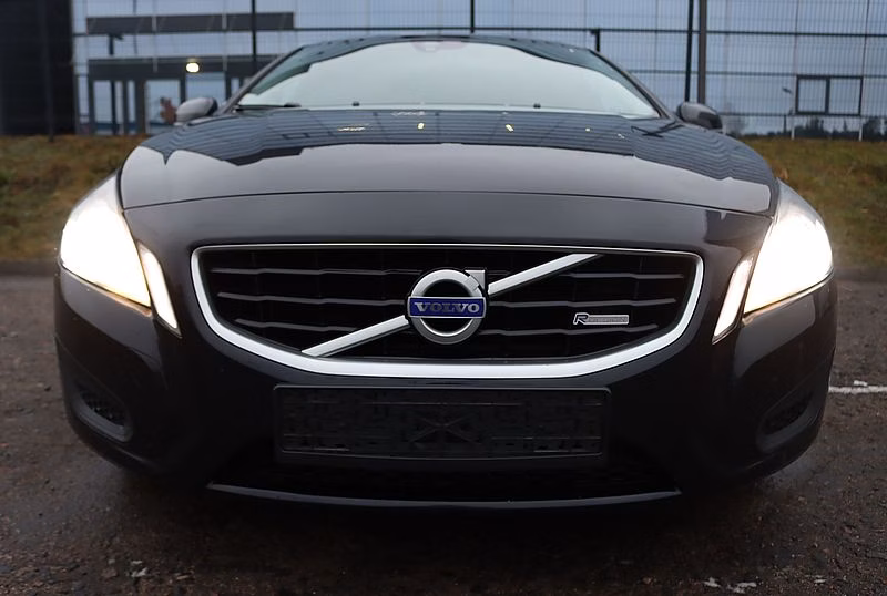 Volvo V60 фото 2