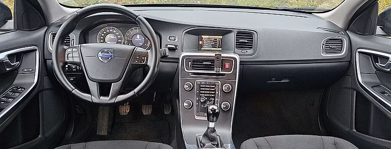 Volvo V60 фото 11