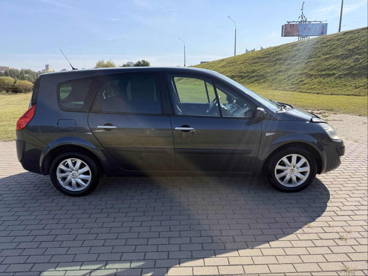 Renault Grand Scenic фото 14