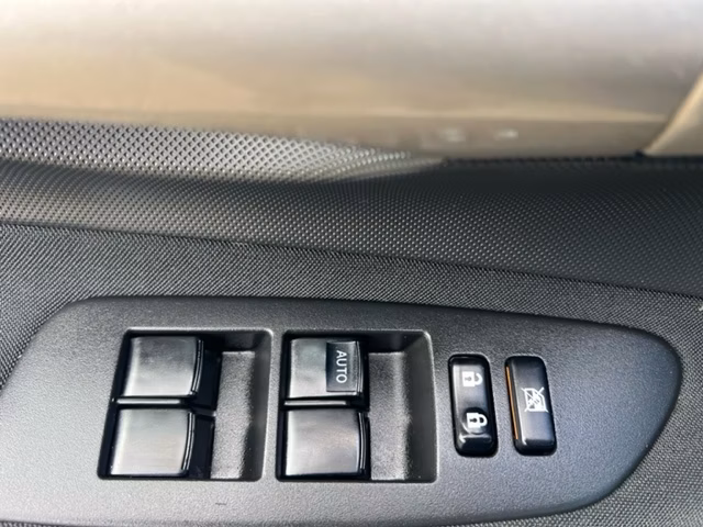 Toyota Auris фото 13