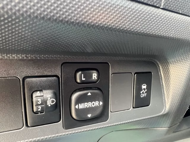 Toyota Auris фото 14