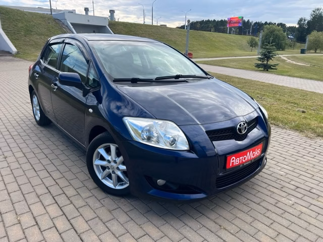 Toyota Auris фото 3