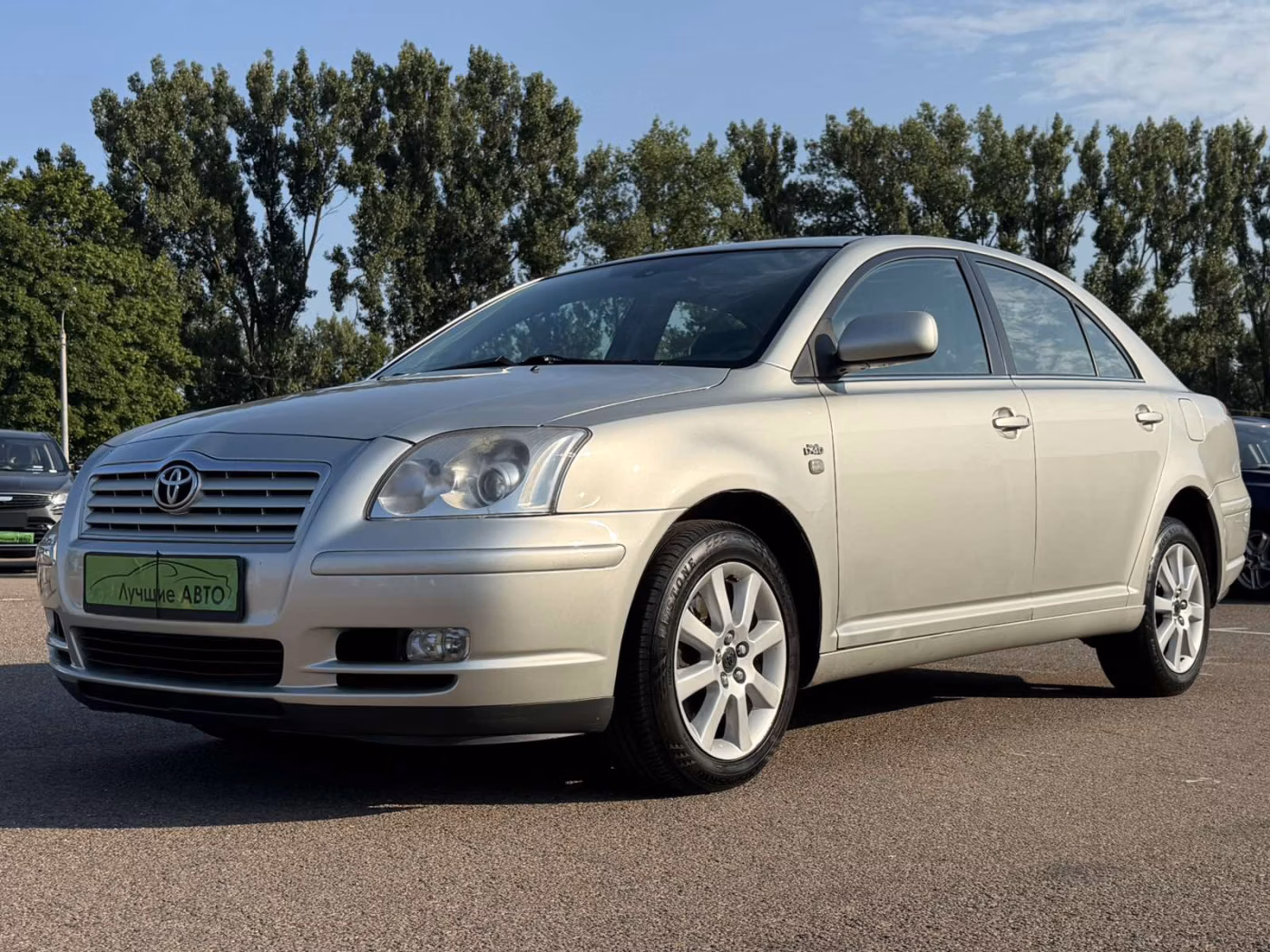 Toyota Avensis фото 3