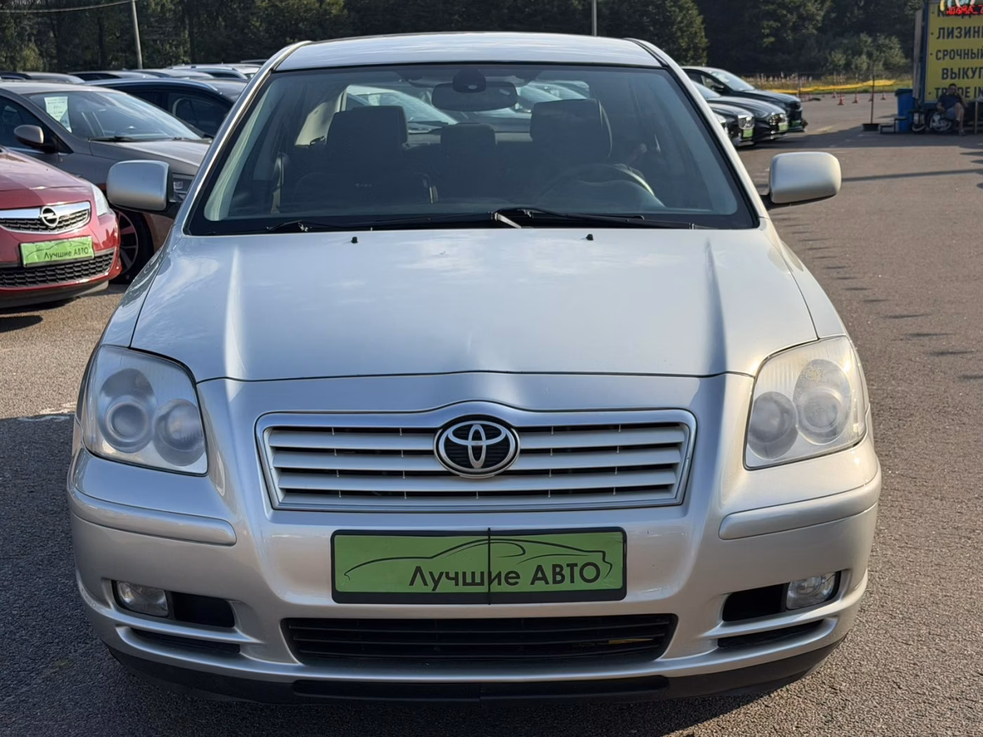 Toyota Avensis фото 11