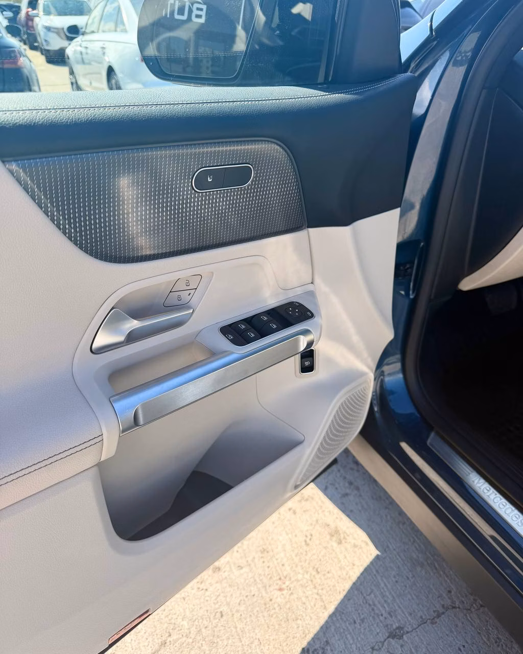 Mercedes-Benz GLB фото 15
