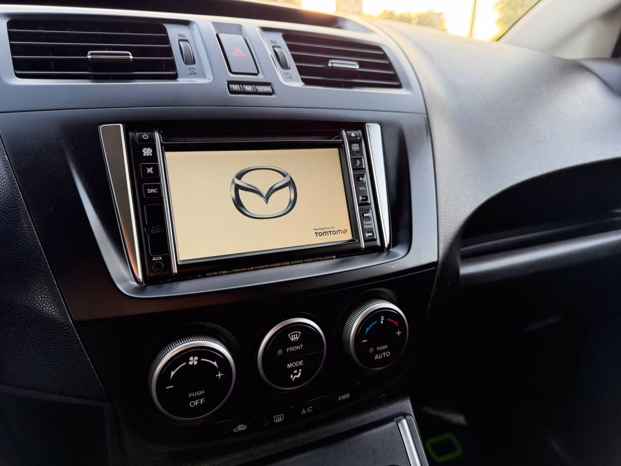 Mazda 5 фото 30