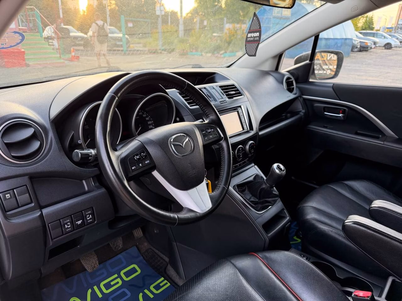 Mazda 5 фото 26