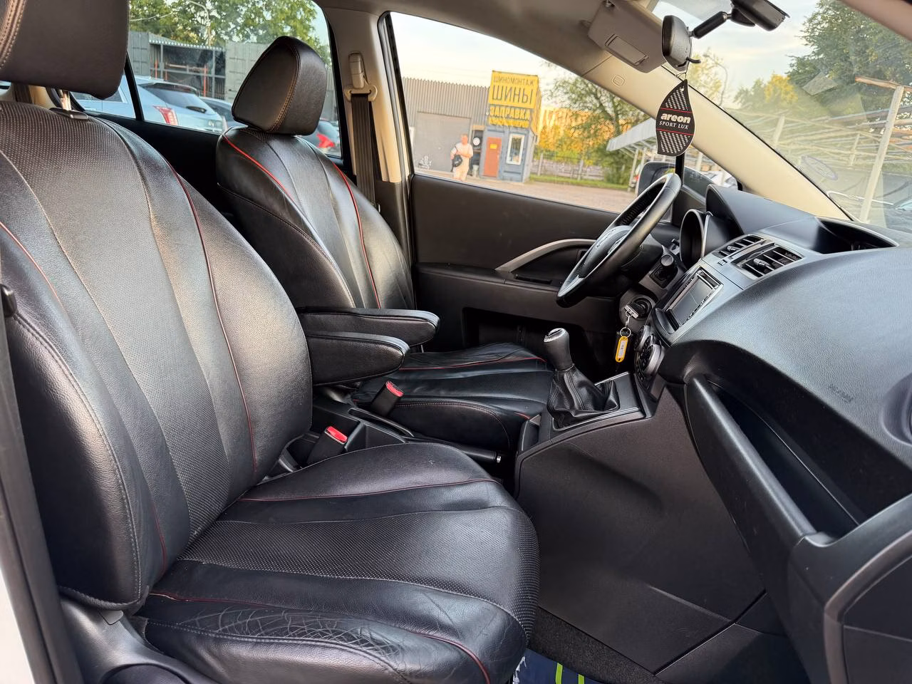 Mazda 5 фото 22