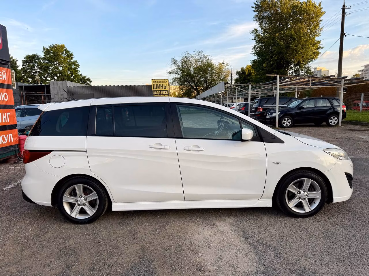 Mazda 5 фото 16