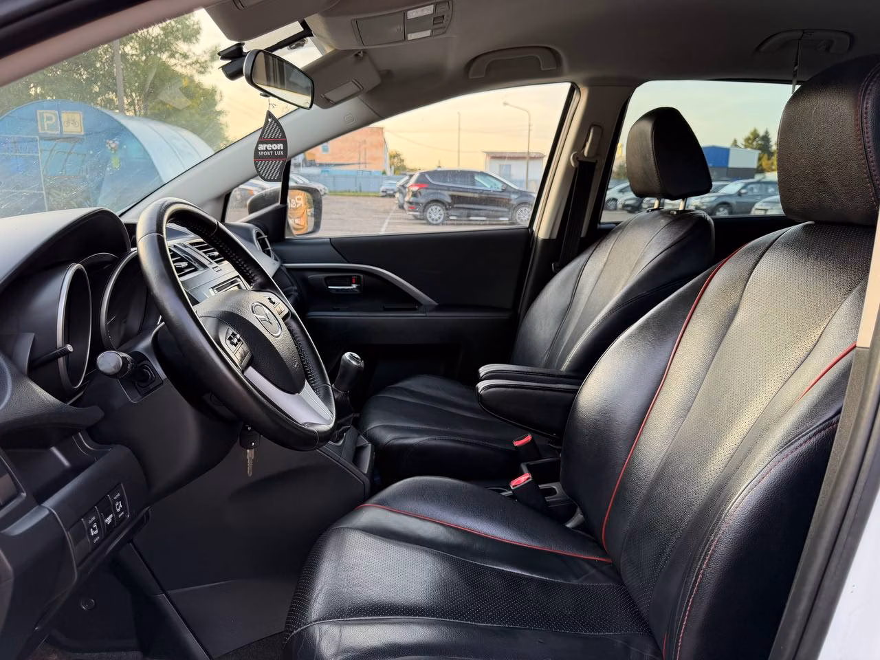 Mazda 5 фото 25