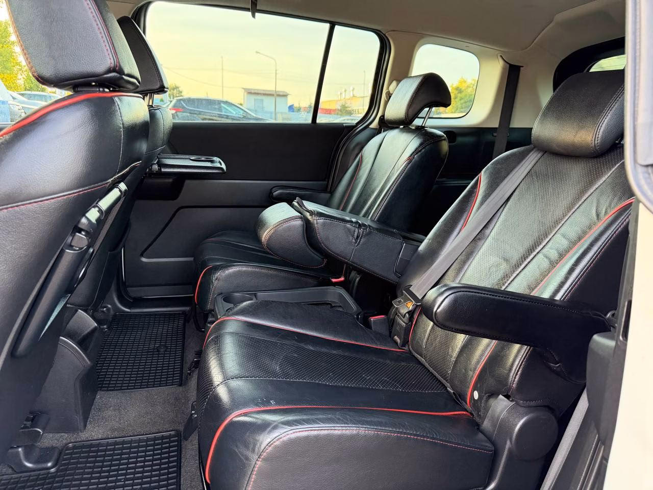 Mazda 5 фото 24