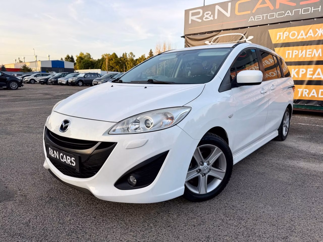 Mazda 5 фото 8