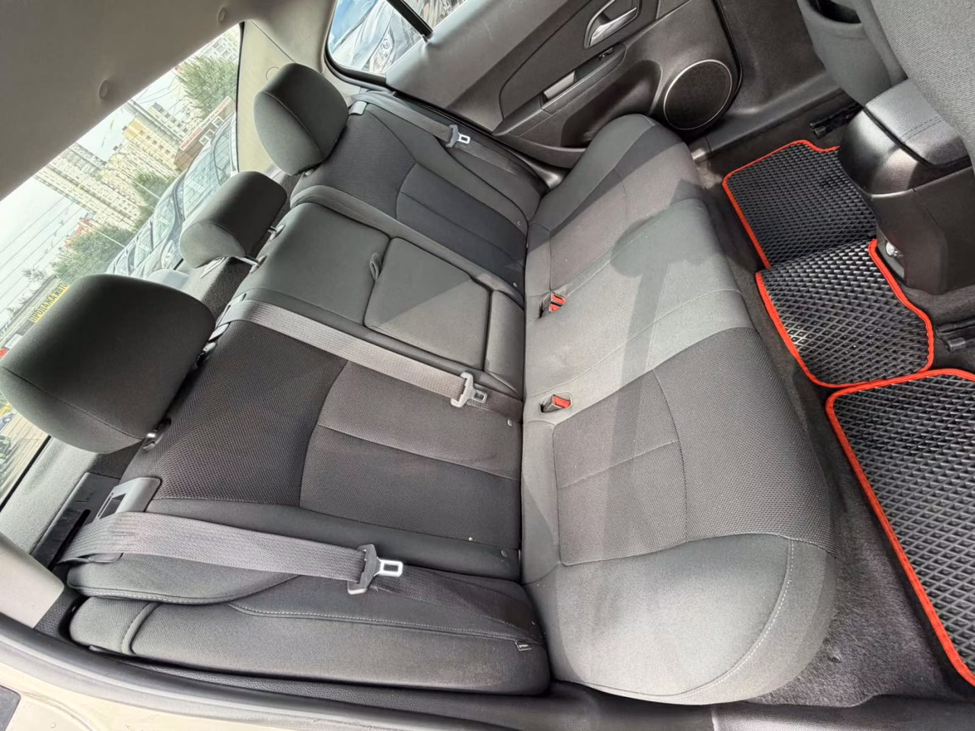 Chevrolet Cruze фото 14