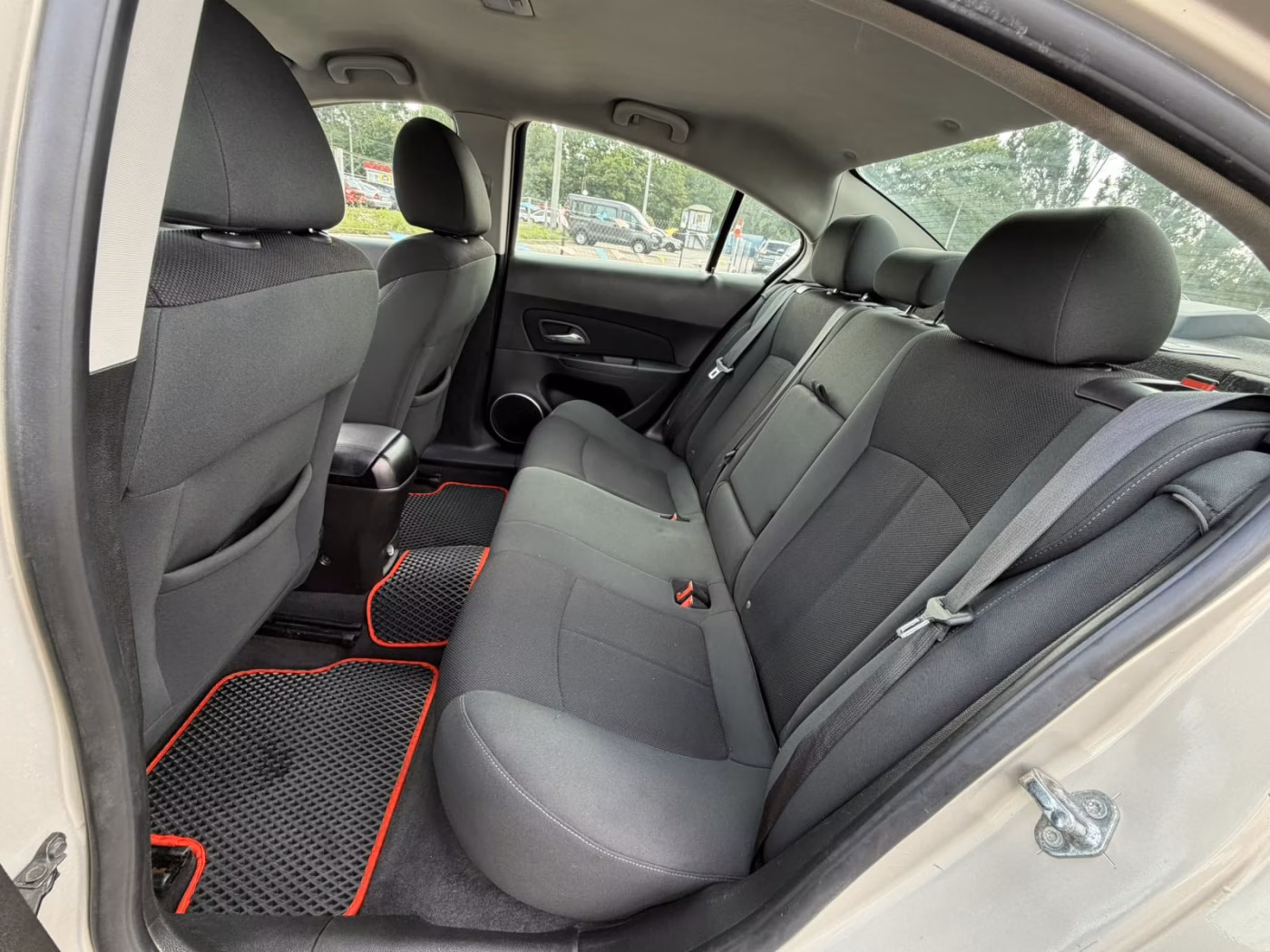 Chevrolet Cruze фото 13