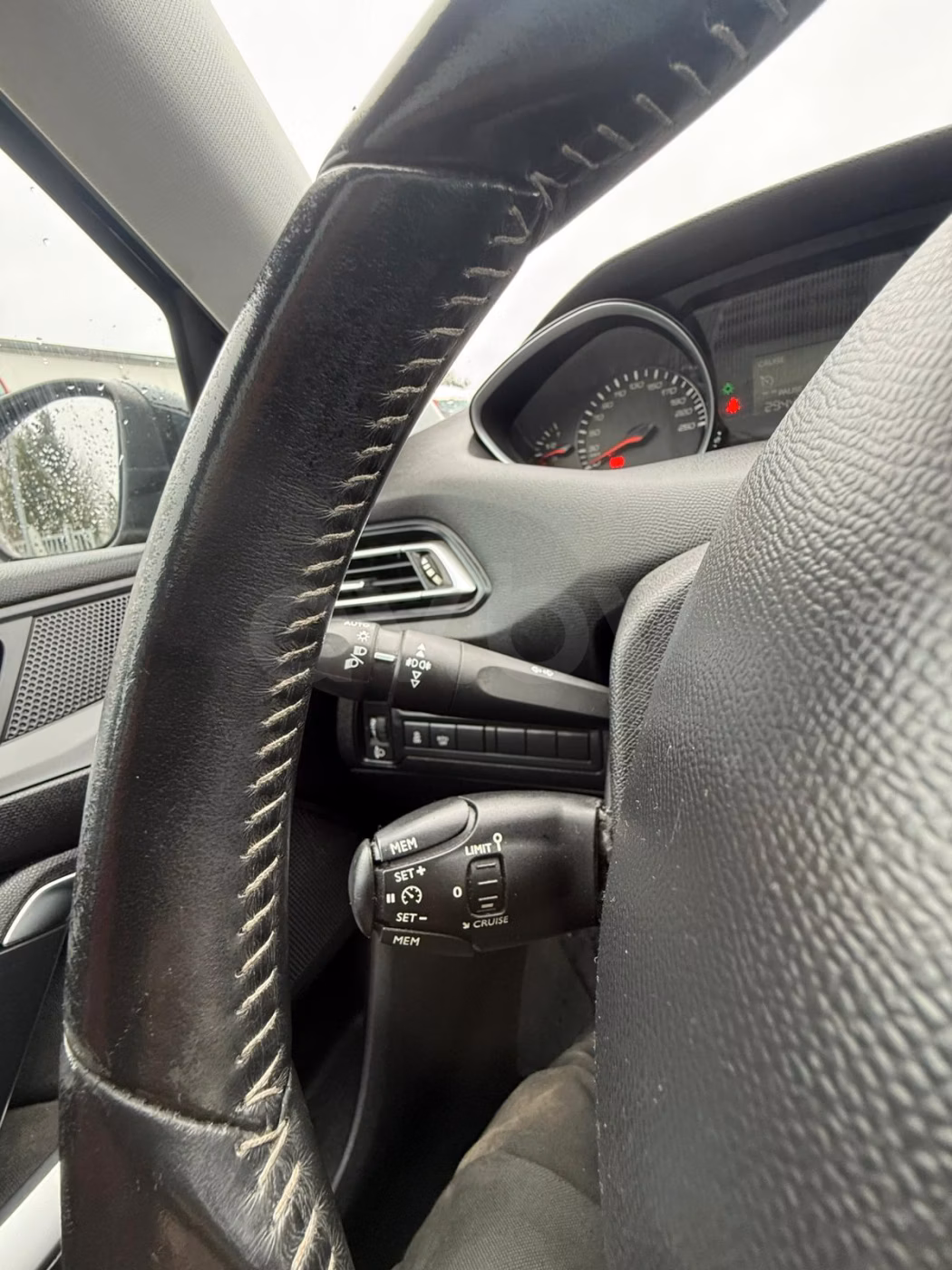 Peugeot 308 фото 13