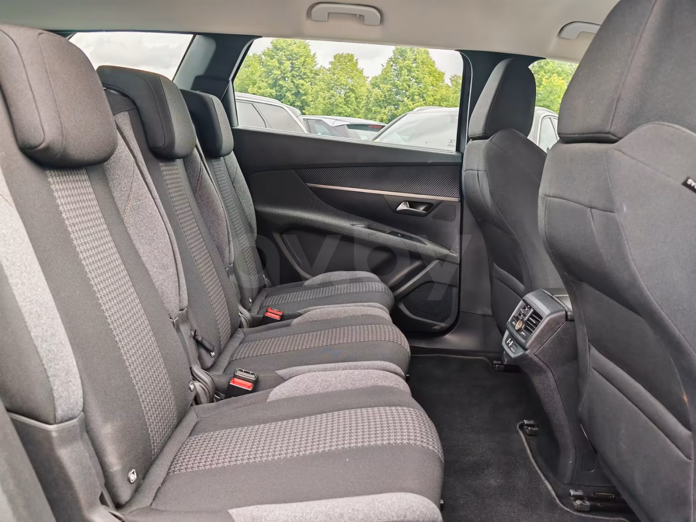 Peugeot 5008 фото 10