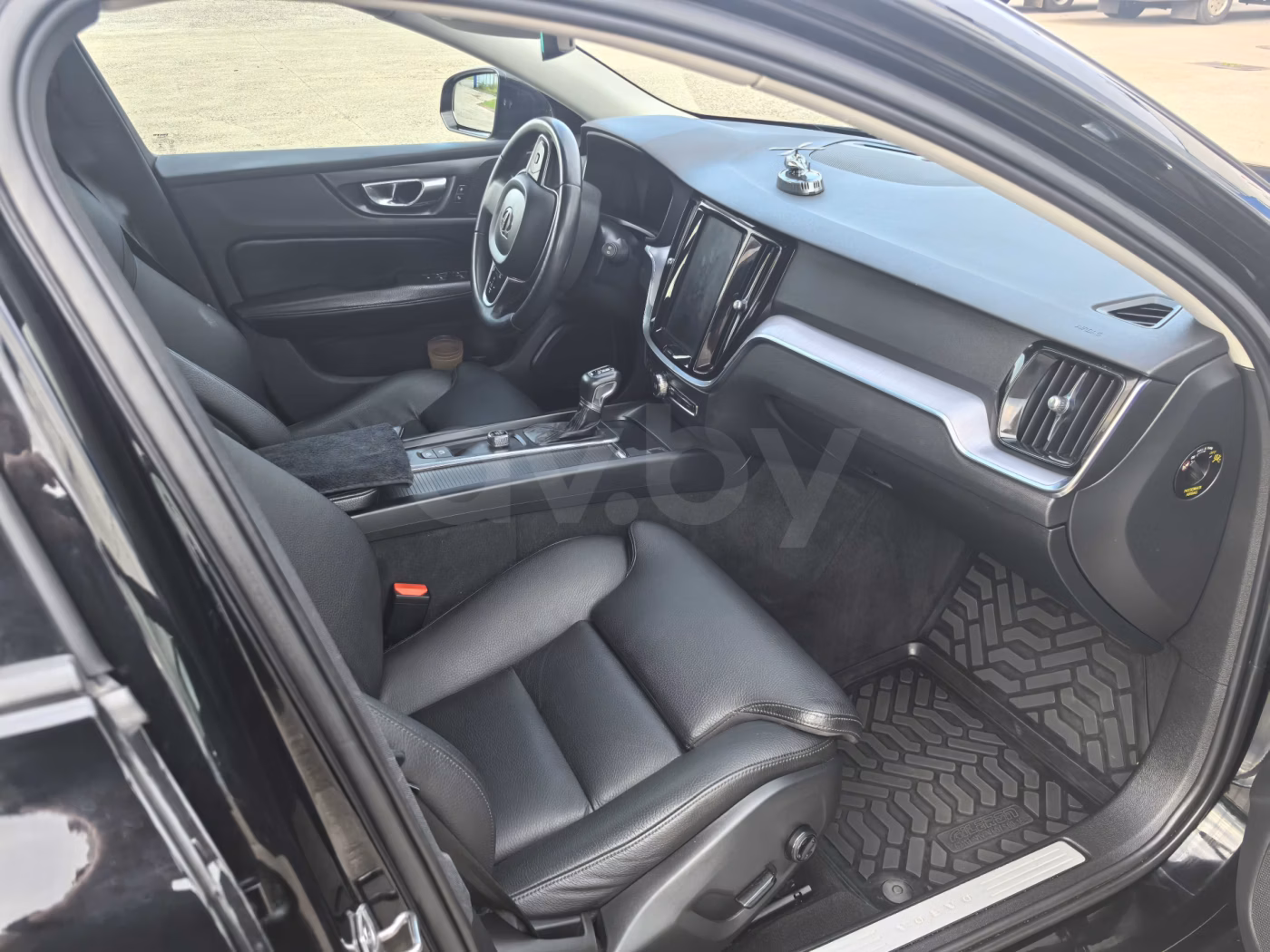 Volvo V60 фото 11