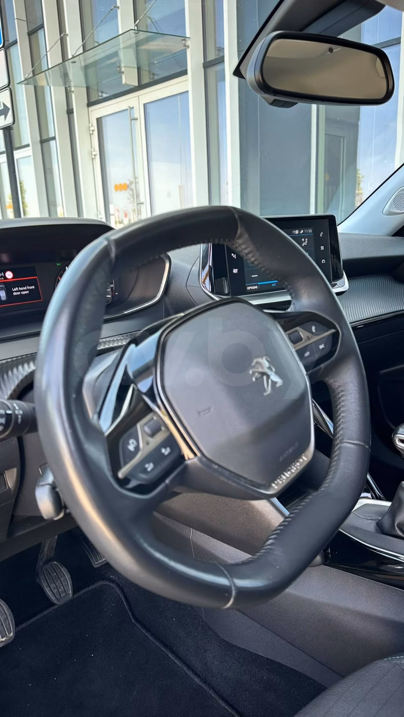 Peugeot 2008 фото 12