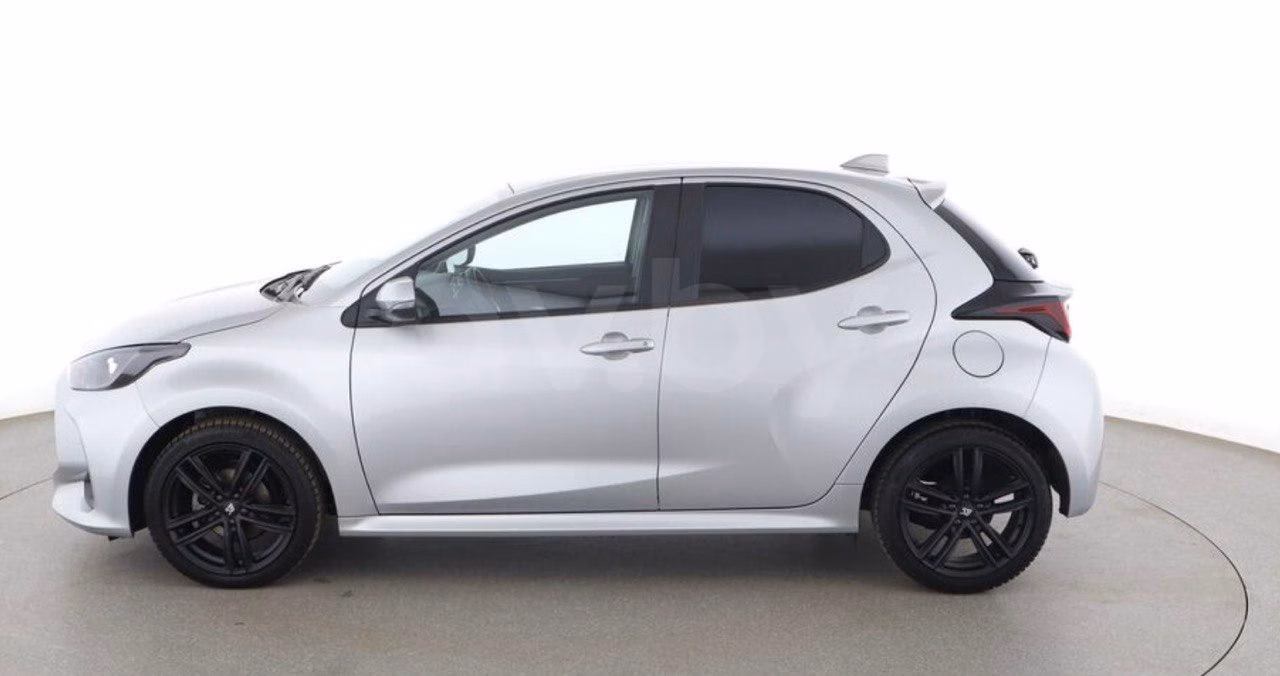 Toyota Yaris фото 4