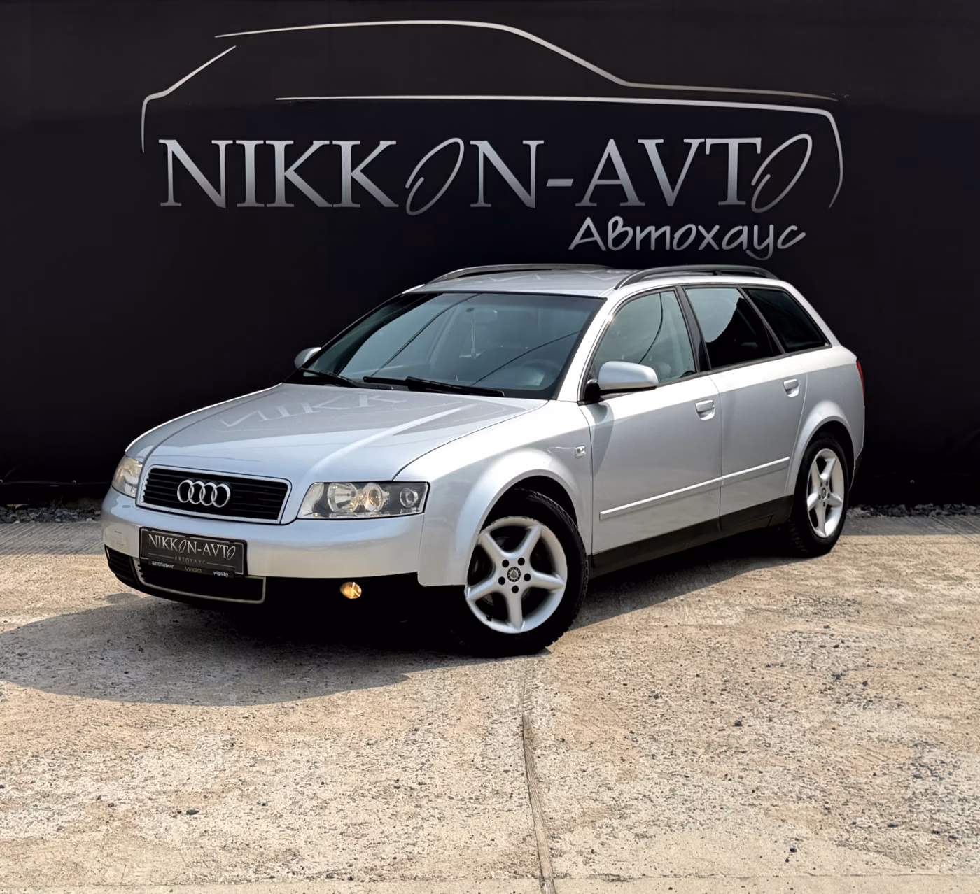 Audi A4 фото 2