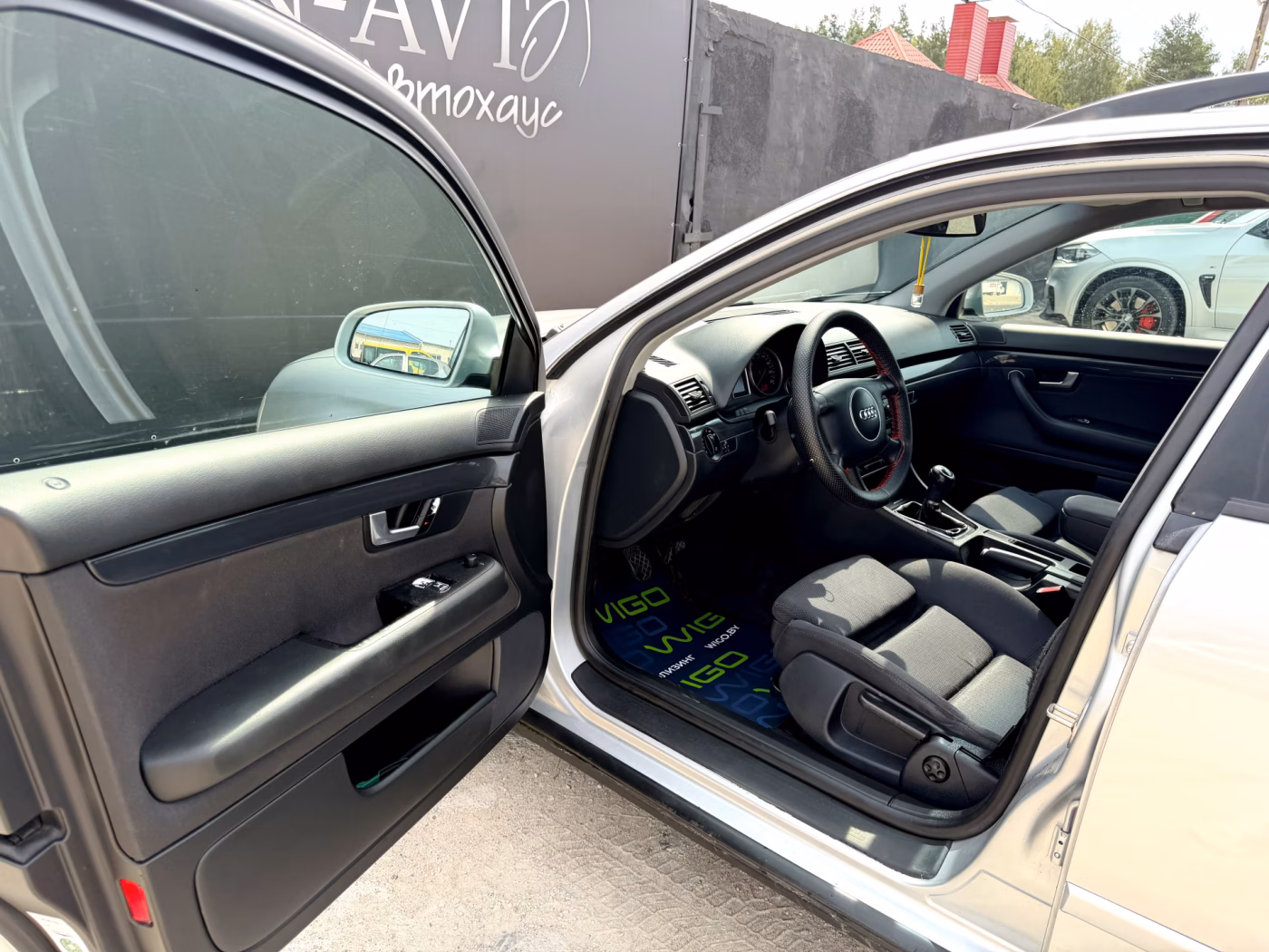 Audi A4 фото 8