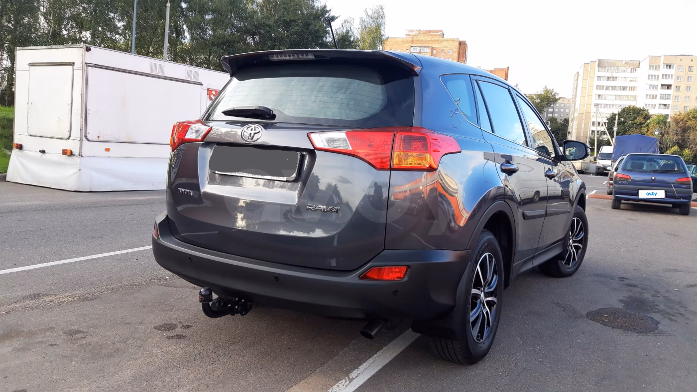 Toyota RAV4 фото 2