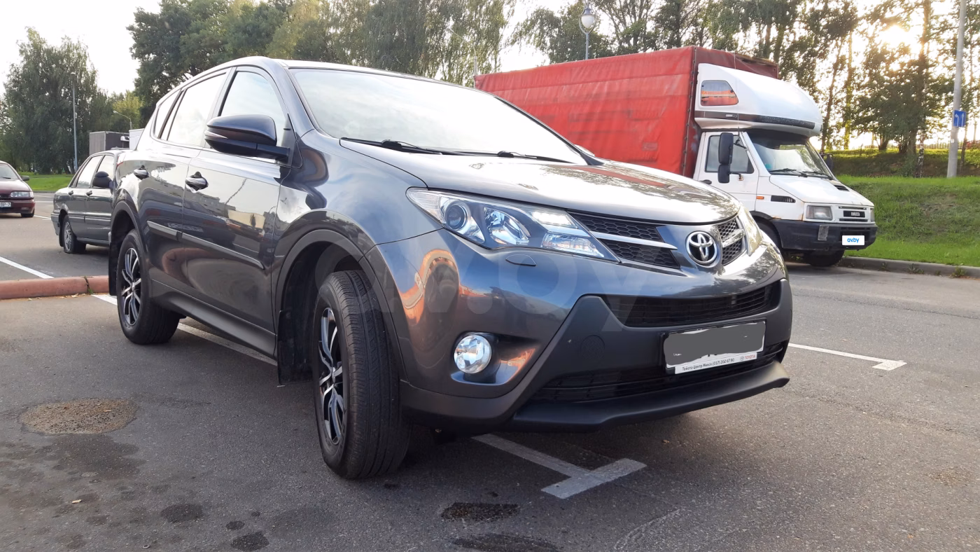 Toyota RAV4 фото 3