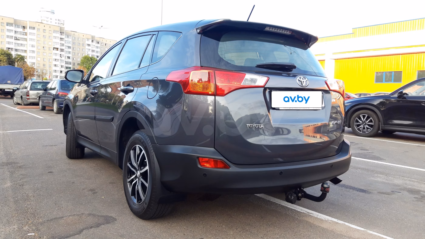 Toyota RAV4 фото 4