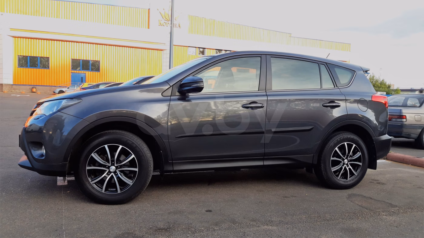 Toyota RAV4 фото 7