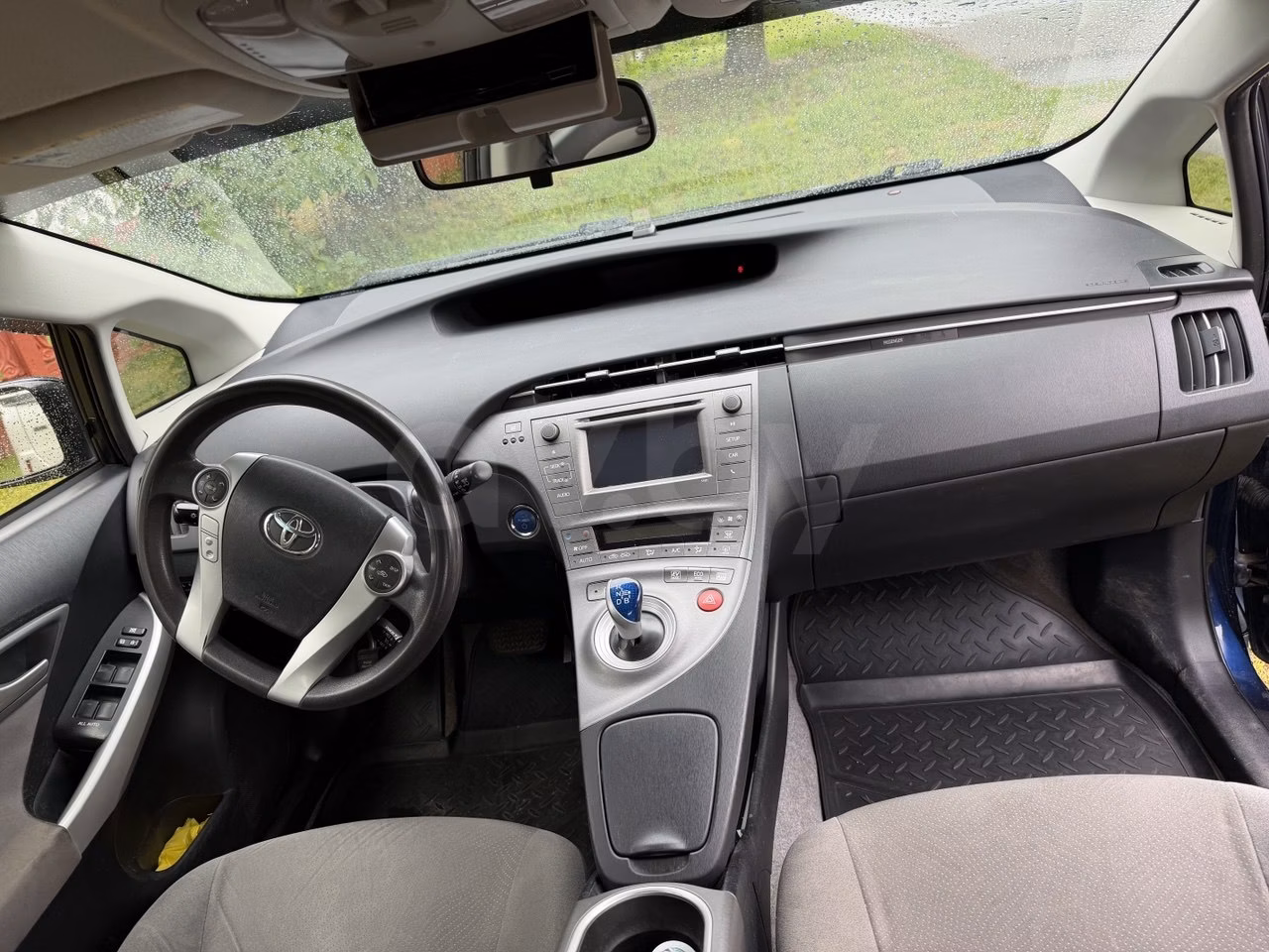Toyota Prius фото 11