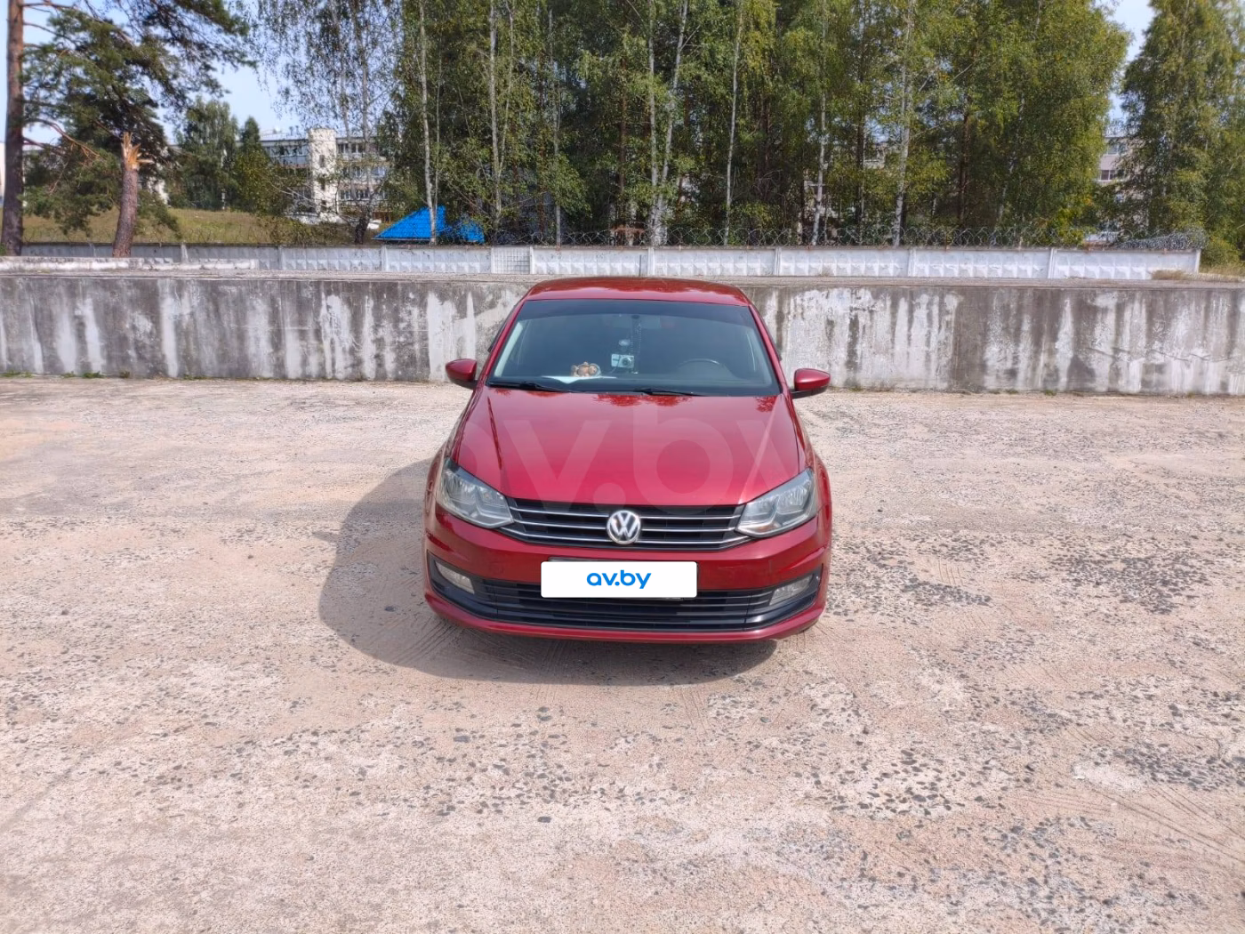 Volkswagen Polo Sedan фото 3