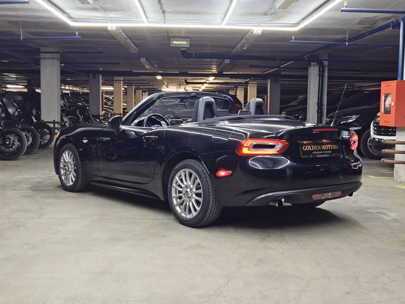 Fiat 124 Spider фото 4